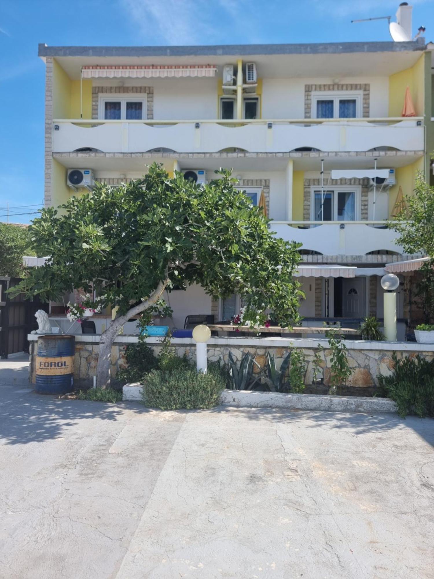 Apartmani Alen Dinjiska ภายนอก รูปภาพ